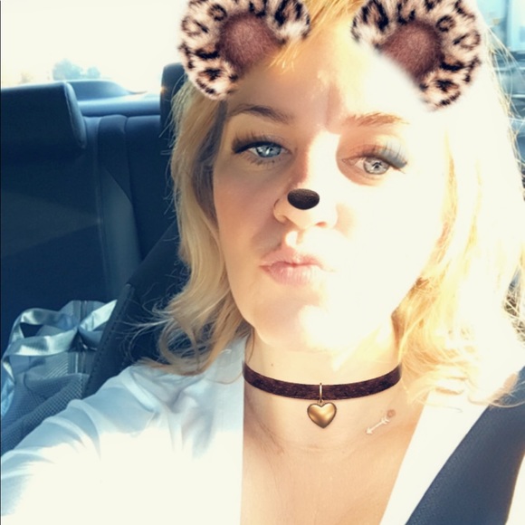 Hi y’all 🙋🏼‍♀️ thanks for checking out my closet - Picture 15 of 17